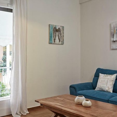 Cozy And Bright 2Bd Apartment In Kolonaki Athena Bagian luar foto
