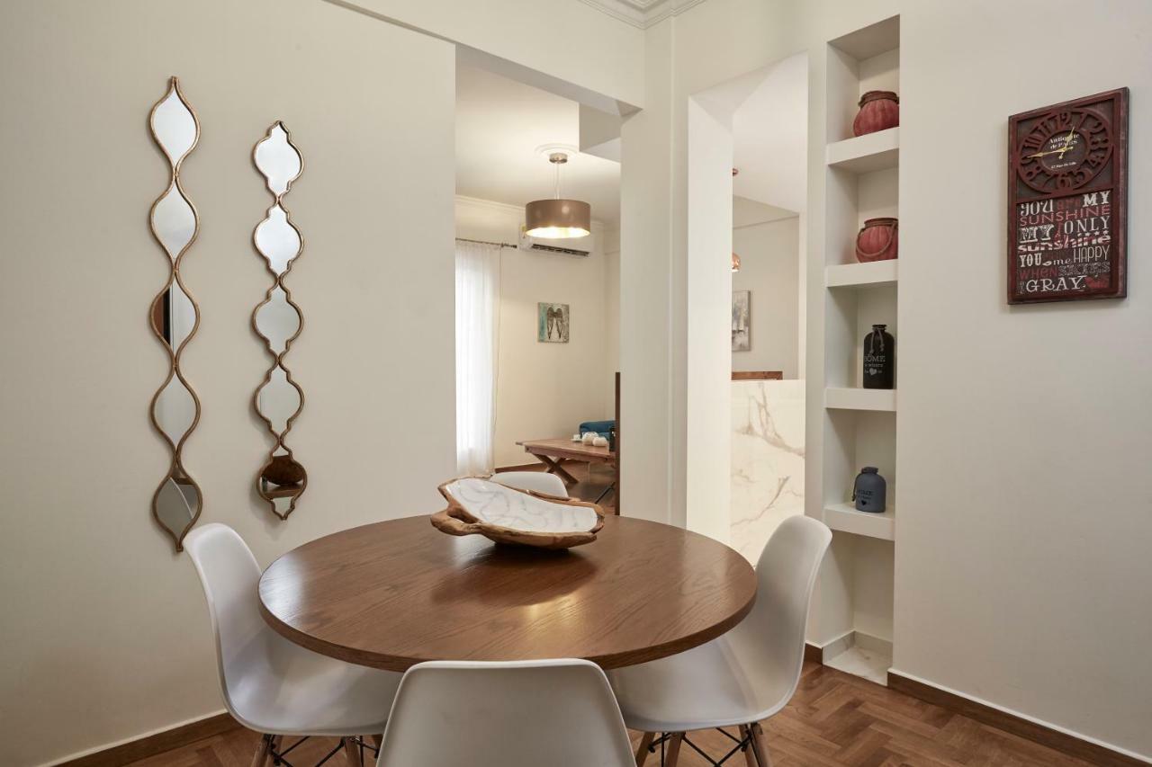 Cozy And Bright 2Bd Apartment In Kolonaki Athena Bagian luar foto